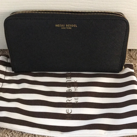 henri bendel Handbags - Henri Bendel wallet 100% Authentic